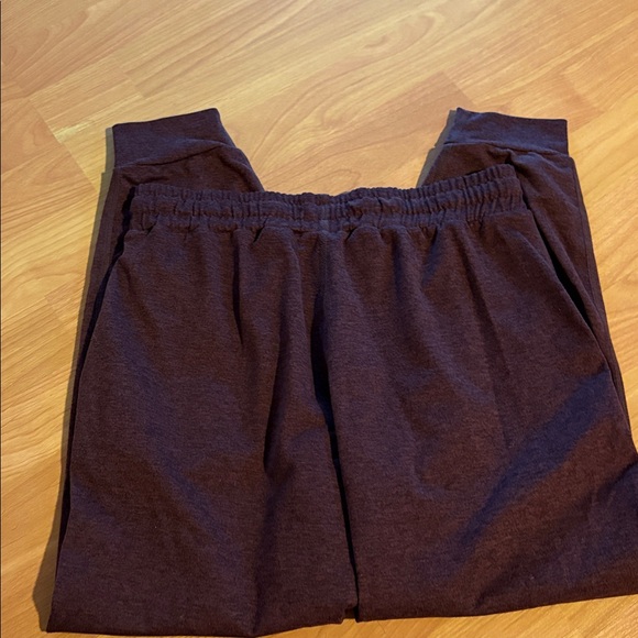 Vuori Performance Jogger - Picture 7 of 8